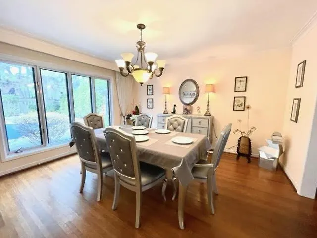 Quiet Room With Shared Bathroom Near Bayview York Mills Toronto 0*,  Canada