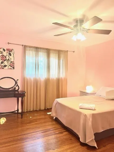 Quiet Room With Shared Bathroom Near Bayview York Mills Toronto