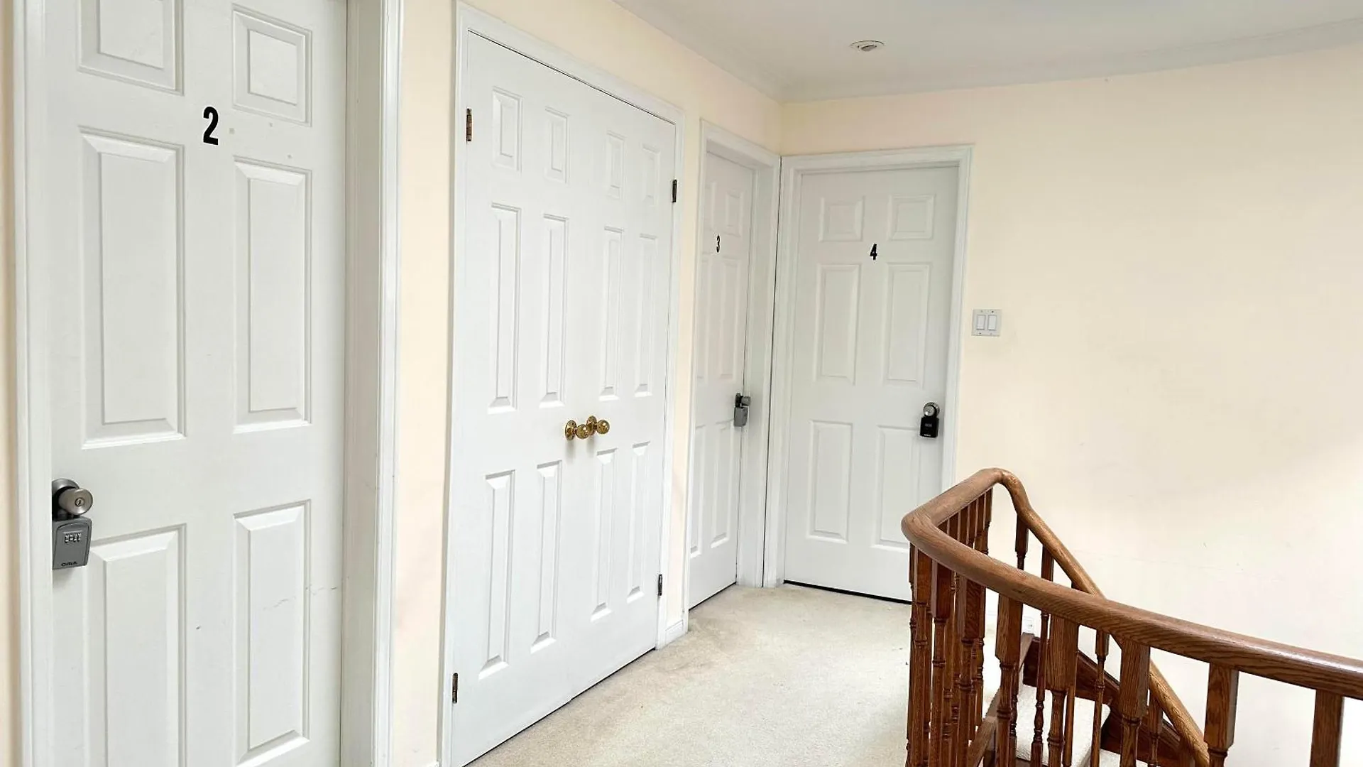 Quiet Room With Shared Bathroom Near Bayview York Mills Toronto 0*,  Canada