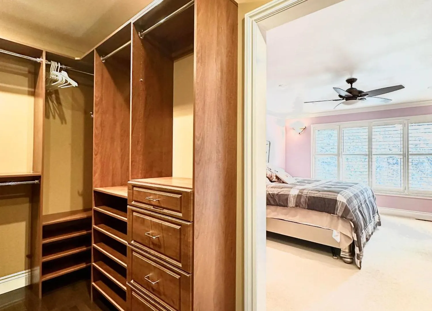 Guest house Quiet Room With Shared Bathroom Near Bayview York Mills Toronto